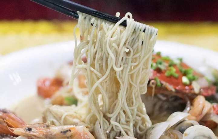 肉蟹煲最正宗的来自哪里,哪的肉蟹煲最好吃