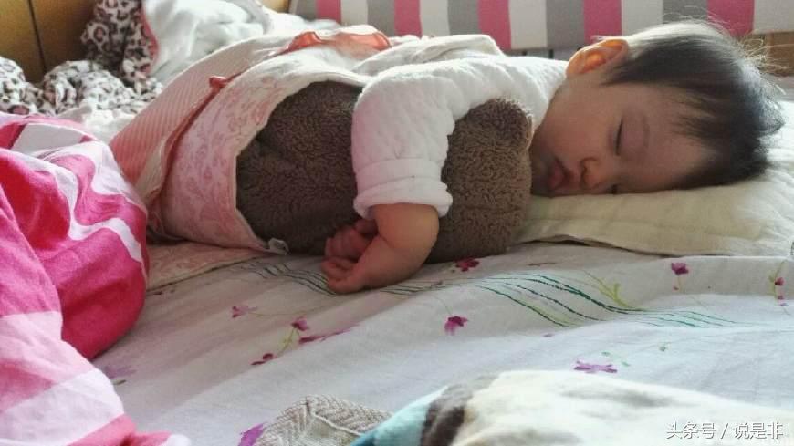 老婆让丈母娘来看孩子，要求我妈把一月2000的退休工资支付给她！