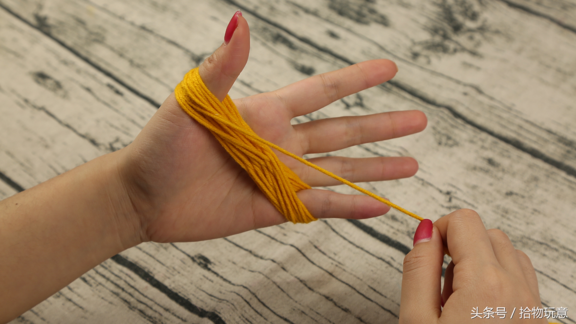 零碎布料旧毛线别压箱子里，简单几步做个帽子，实用漂亮又美观