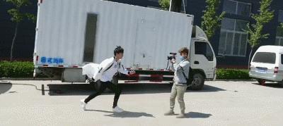 王俊凯会像苍鹰一样倔强,小螃蟹在王俊凯面前可以有多乖