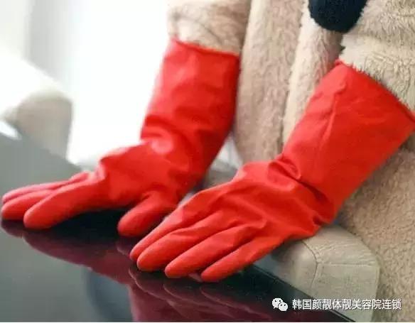 冬季皮肤干燥起皮泛红怎么办,冬季皮肤干裂脱皮怎么办