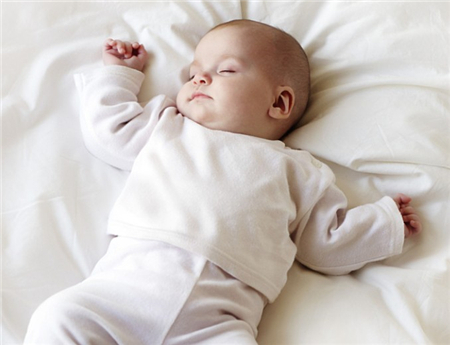 婴儿湿疹可以用艾叶洗澡吗,婴儿湿疹艾草洗澡真的有效吗