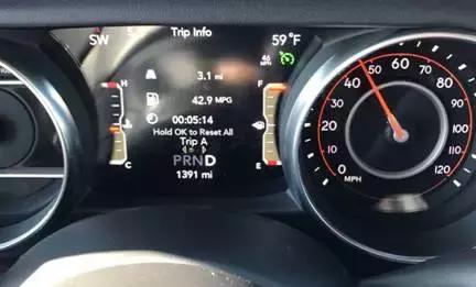 jeep牧马人爆改过的越野视频,全新换代jeep牧马人角斗士试驾