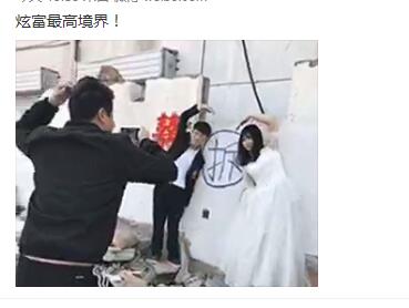 宁波一女子被风吹进河里 (女子被风吹进河里)