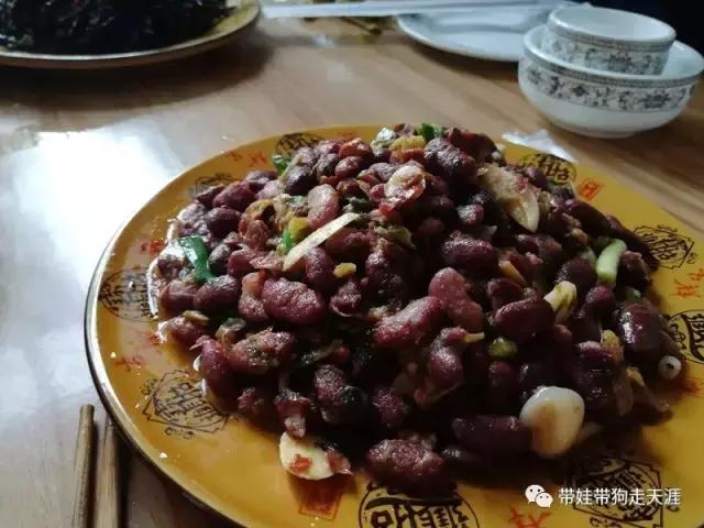 带孩子丽江自驾游,宝妈开着车带熊孩子兜风文案