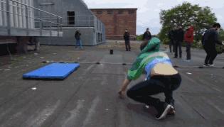 这根本不是摄影师，我觉得这可以跟奥运冠军比拼了！