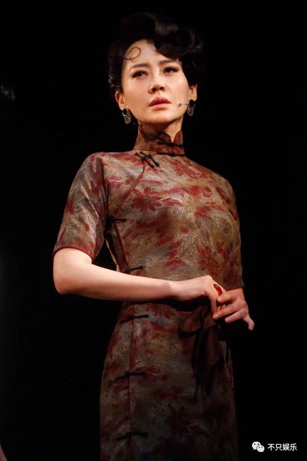 许晴到底是怎么保养的？48岁的年纪还有着少女的模样和*女熟**的身材