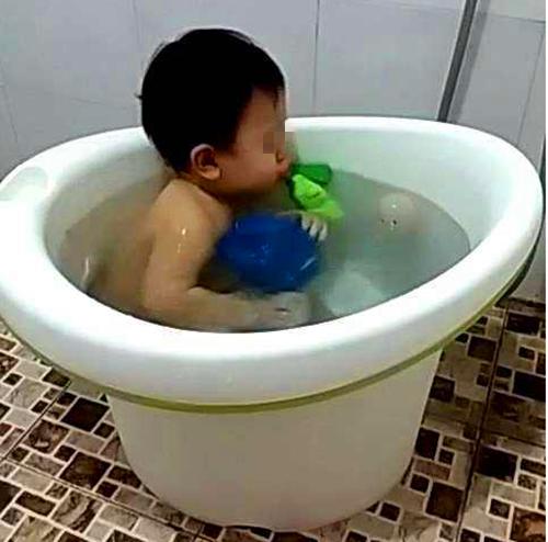 三岁宝宝鸡蛋一大一小,三岁儿童鸡蛋一大一小怎么干预