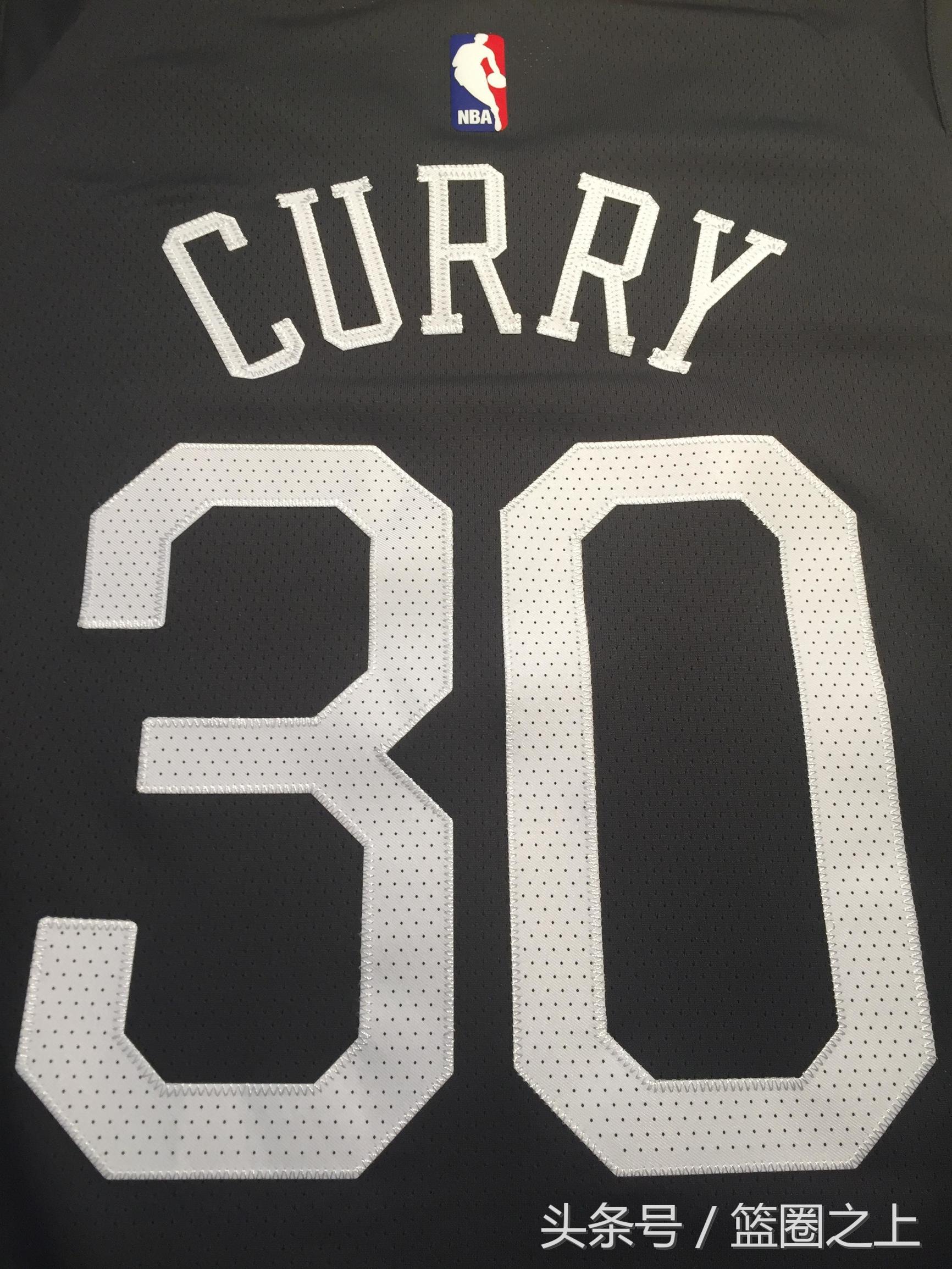 库里圣诞球衣,库里圣诞版球衣