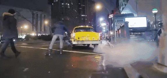 这根本不是摄影师，我觉得这可以跟奥运冠军比拼了！