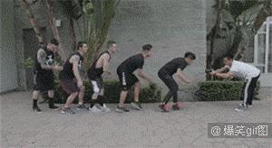 这根本不是摄影师，我觉得这可以跟奥运冠军比拼了！