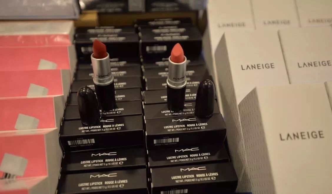 香港海关查获一批假冒进口护肤品,新闻香港假化妆品