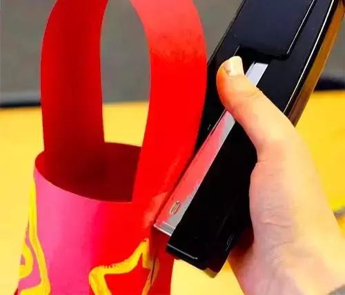 自己做红灯笼过年,制作红灯笼的方法手工