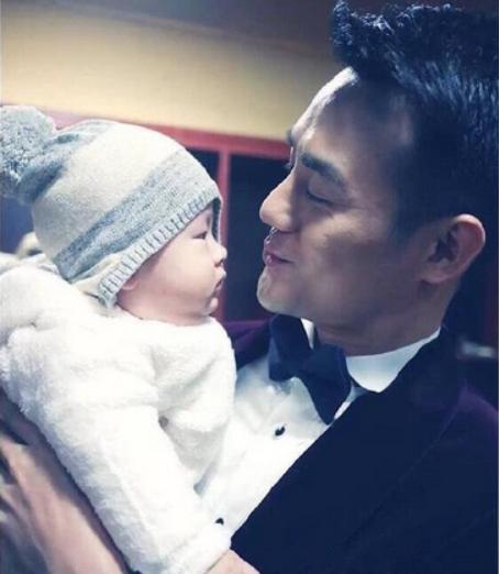 王凯一个明明可以考脸吃饭的人却偏偏要靠演技和才华来征服观众