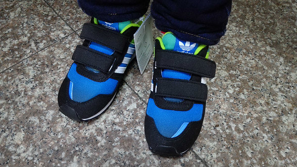 阿迪达斯贝壳毛毛鞋,大童鞋毛毛虫鞋新百伦