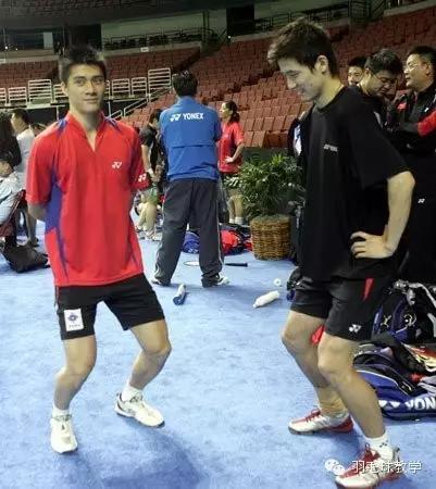 打羽毛球保护膝盖的方法,打羽毛球怎样保护膝盖