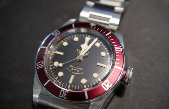 高端复刻表能看出来假的吗 (几百块的复刻表是真的吗)