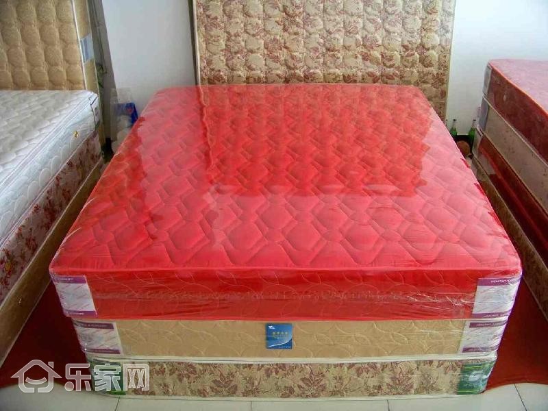 席梦思床垫的保护膜要撕掉吗,床垫的膜撕掉后要散味多久