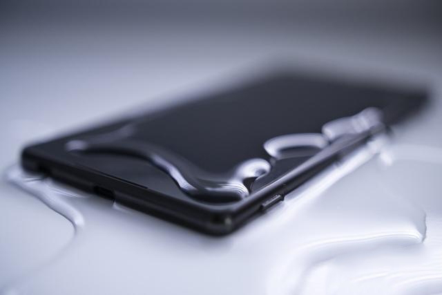 手机进水黑屏的恢复方法,手机进水10秒消除水印