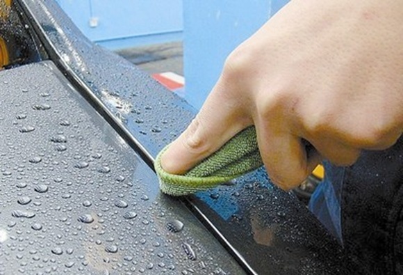 新车车漆变黑了怎么办,汽车车漆发黑是怎么回事