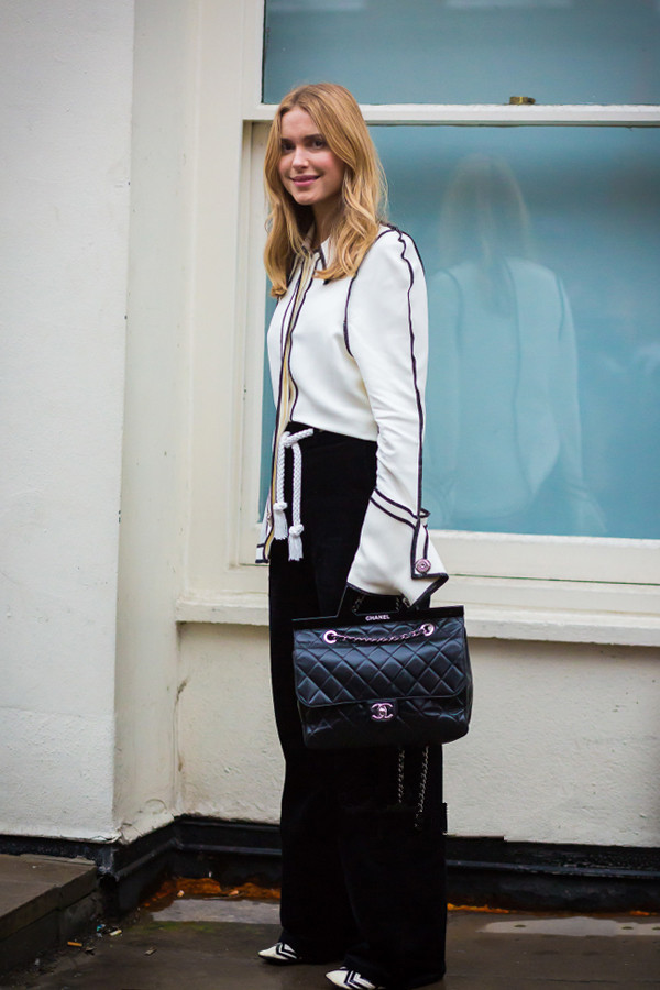 潮流icon怎么穿,时尚icon的优雅穿搭惊艳夏日街头