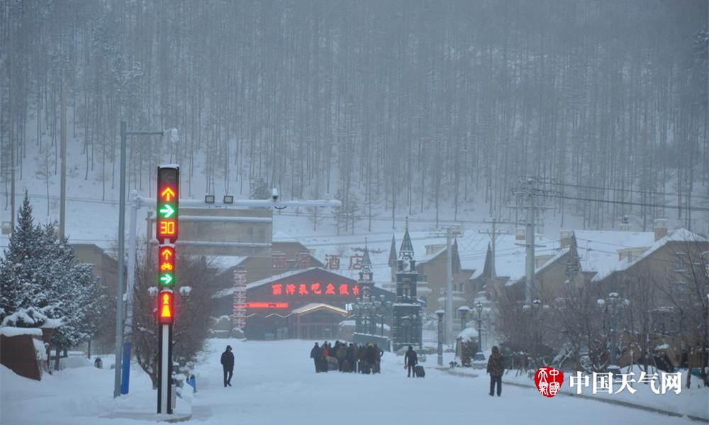 在-48℃的极寒天泡48℃的温泉来阿尔山过不一样的冬天