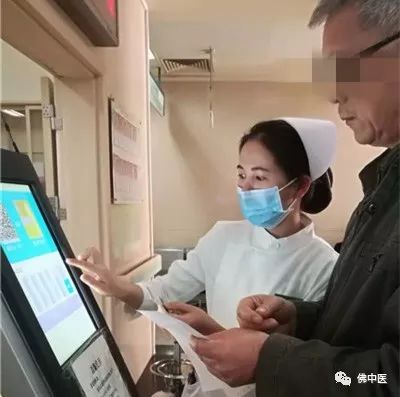 「便民」骨科门诊护士换药室添自助叫号机，患者就医体验棒棒哒！