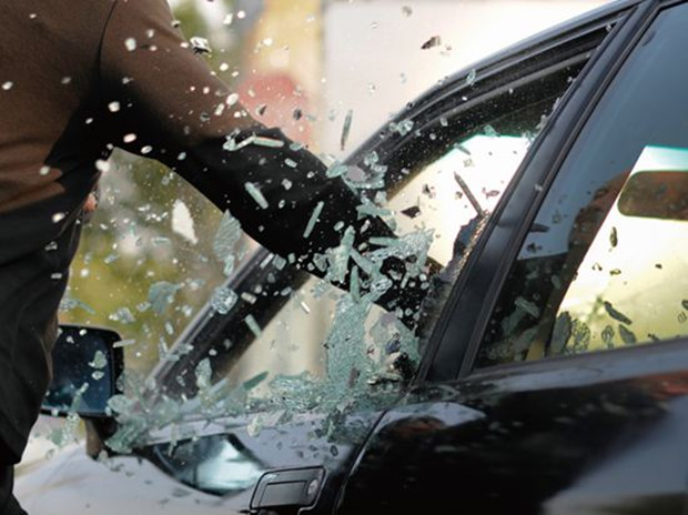 汽车玻璃裂纹修复最好办法,汽车玻璃裂纹修复大概多少钱