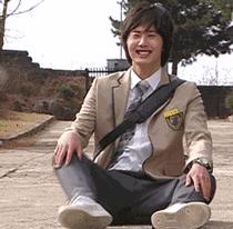 男朋友在女友怀里撒娇,怎么给男朋友撒娇句子