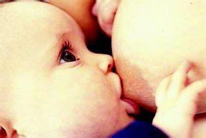 生理性奶涨到底是热敷还是冷敷,新妈妈奶涨疼有什么解决办法