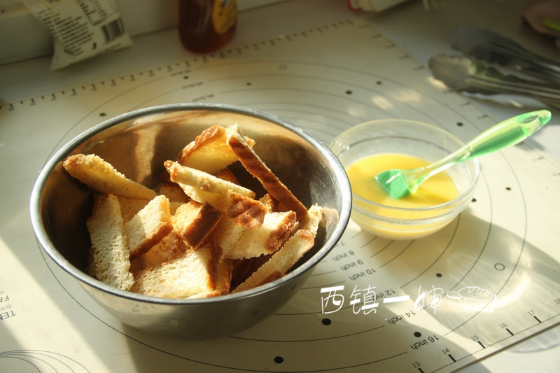 面包烤糊了不要扔这样处理还能吃,面包烤糊了不要扔