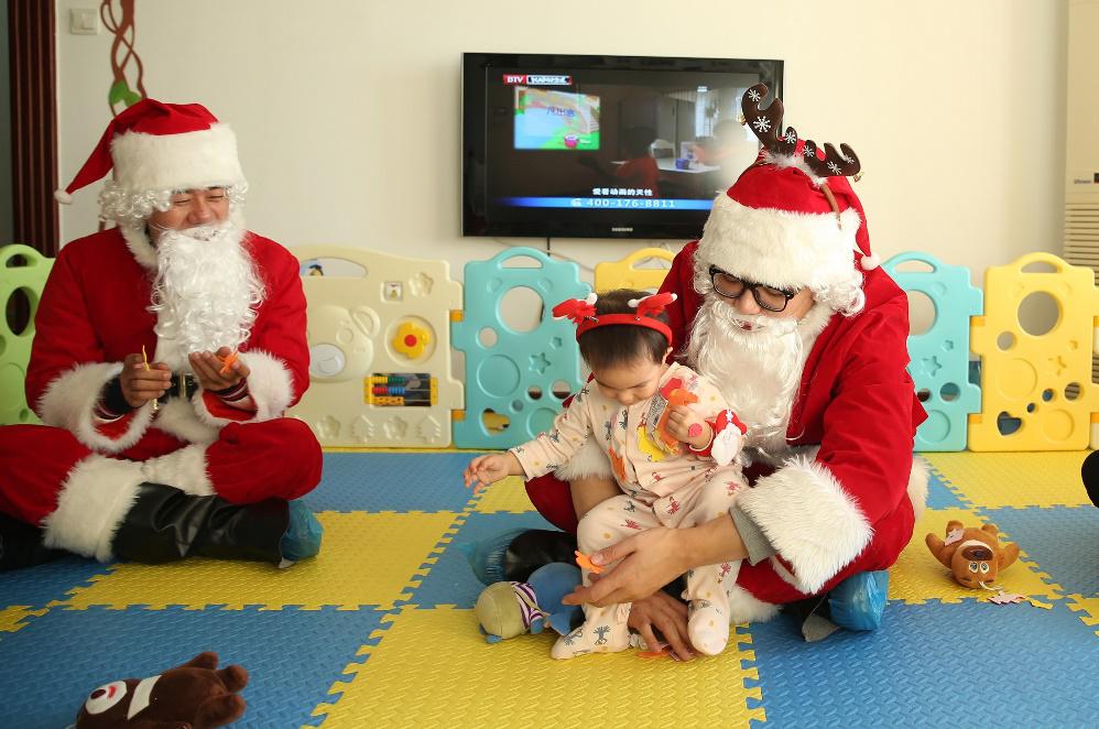 从60岁老人到一家三口，“滴滴童话雪橇车”在这个圣诞经历了什么