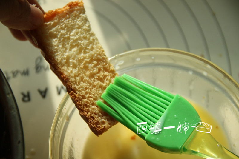 面包烤糊了不要扔这样处理还能吃,面包烤糊了不要扔