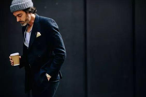 戴冬季毛线帽的正确方法,冬天保暖毛线帽护耳