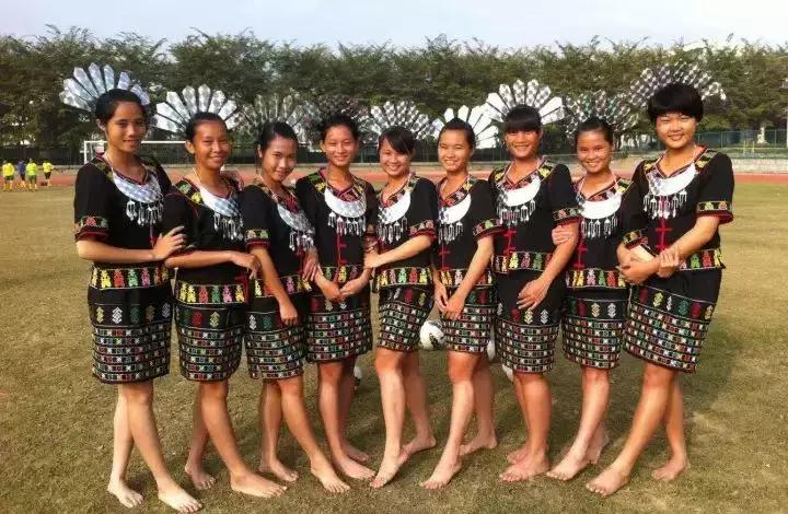 踢球不只是男生的专利丨寻找足球女汉子周亚利特辑