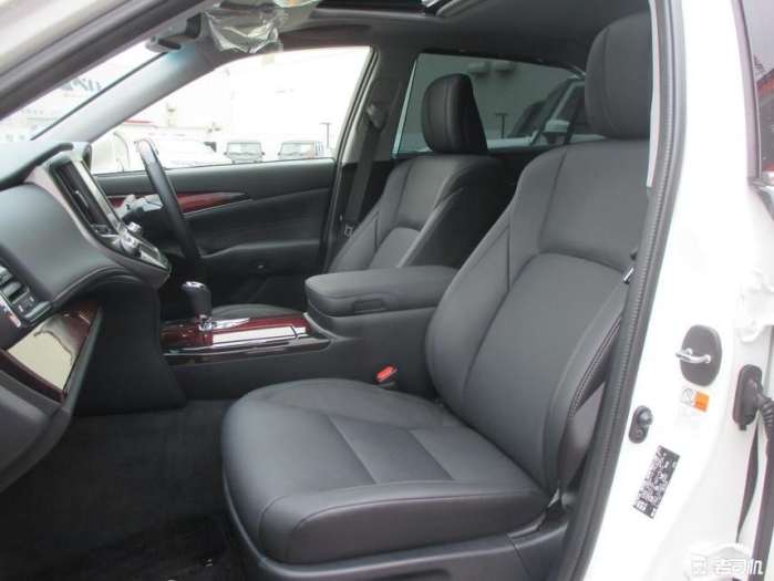 皇冠与日系车比较,日产丰田和国产丰田的区别