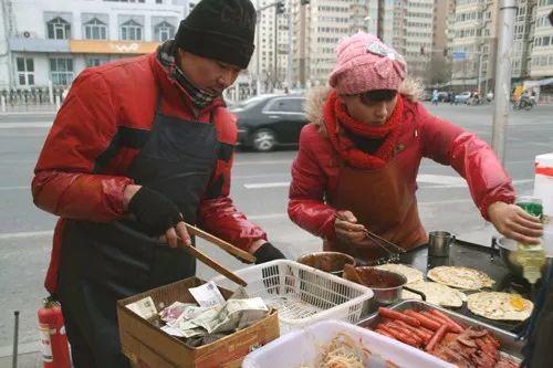 戴冬季毛线帽的正确方法,冬天保暖毛线帽护耳