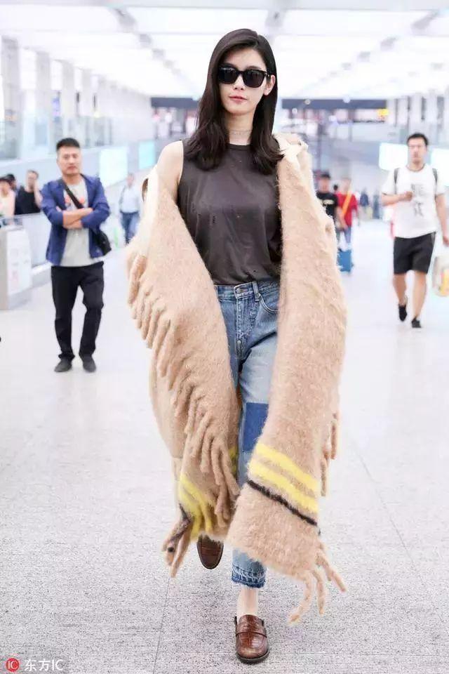 美丽围巾搭配时尚美出高级感,好看又时髦的围巾