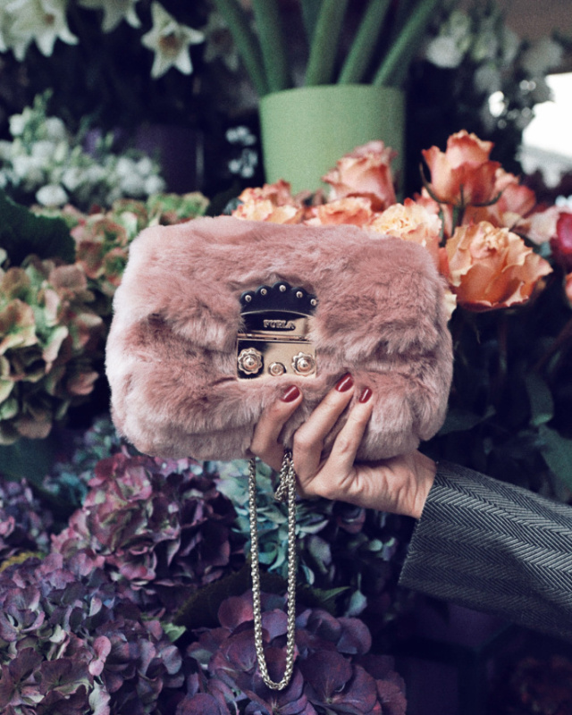 用一样东西完美宣示意大利的纯正血统，这款包包再适合不过啦~