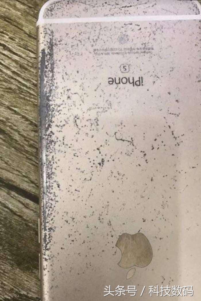 网友：我有一双硫酸手，苹果手机也挡不住！