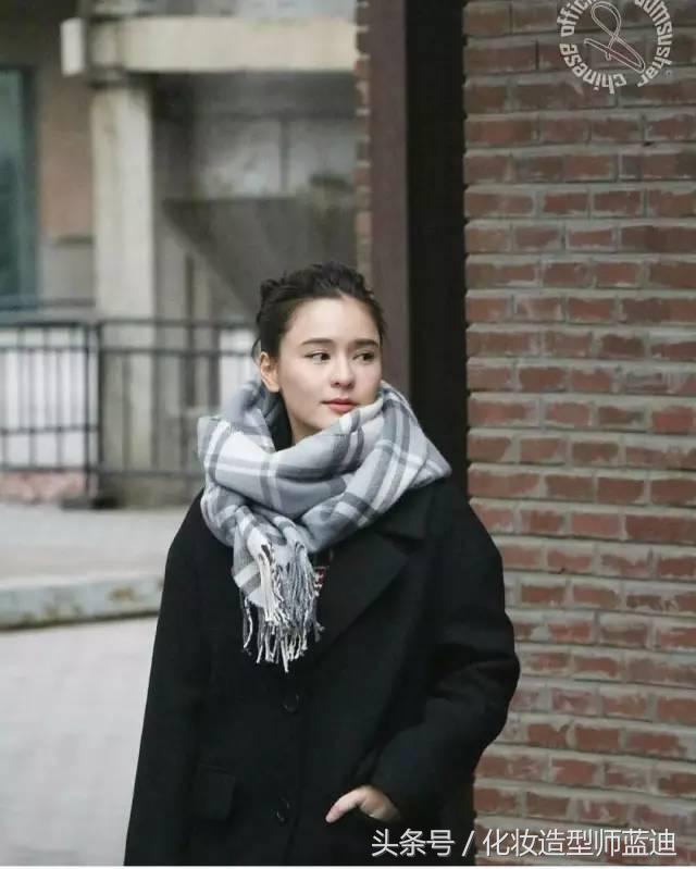 围巾发型,冬天围围巾适合什么发型
