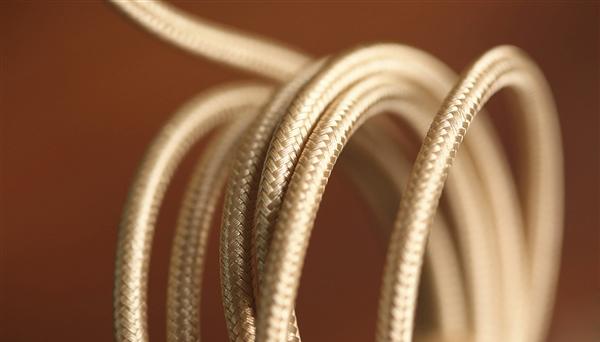 苹果原厂数据线和mfi数据线哪个好,苹果mfi数据线测评