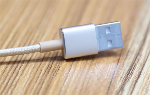 苹果原厂数据线和mfi数据线哪个好,苹果mfi数据线测评