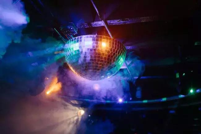 总有一个人在远方成为你的期待,每个人的内心都有一些想去的远方