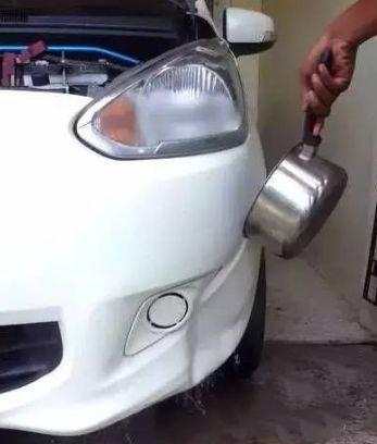 交警提示：汽车撞出小坑，别着急去4S店，只需这样就能节省好多钱