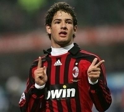 还记得足球小将吗,你还记得这些足球员的面孔吗