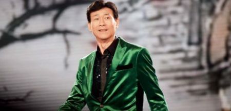 他的剧目一播出，股市就跌，34次中招，上个新闻都会跌