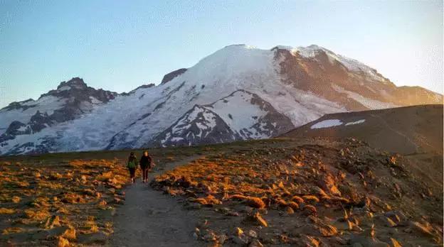 总有一个人在远方成为你的期待,每个人的内心都有一些想去的远方