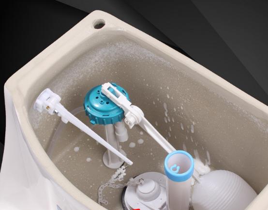 马桶底部漏水？20年维修老师傅告诉我，最有效的解决方法！超管用