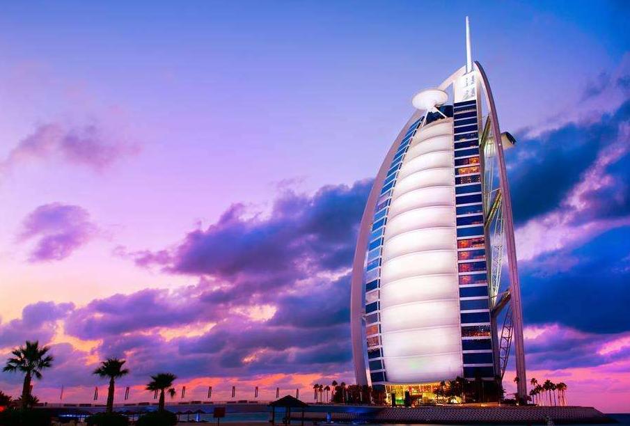 迪拜必买手表,在迪拜买1万块钱什么手表比较好